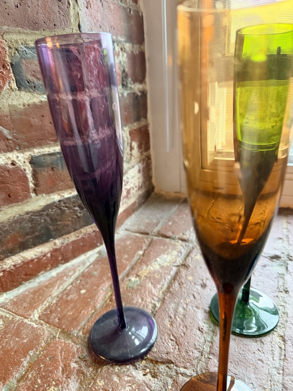 Champagne flutes multi color with dots set of 4 - Picture 3 of 3